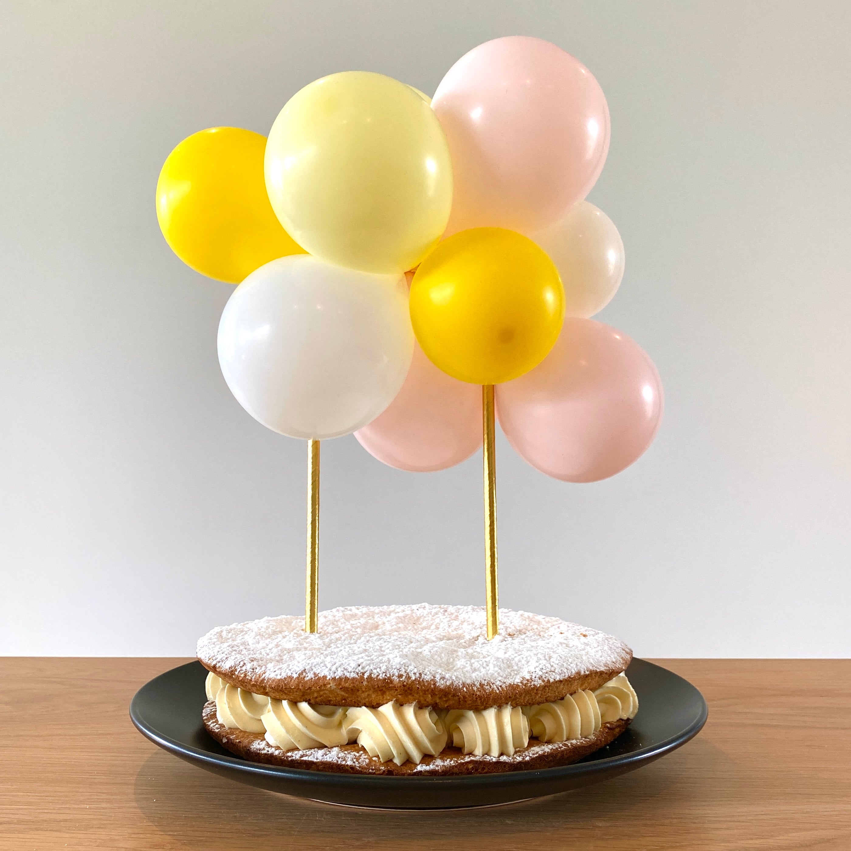 Mini ballonslinger feest deco decoratie cake roze wit geel pastel geel