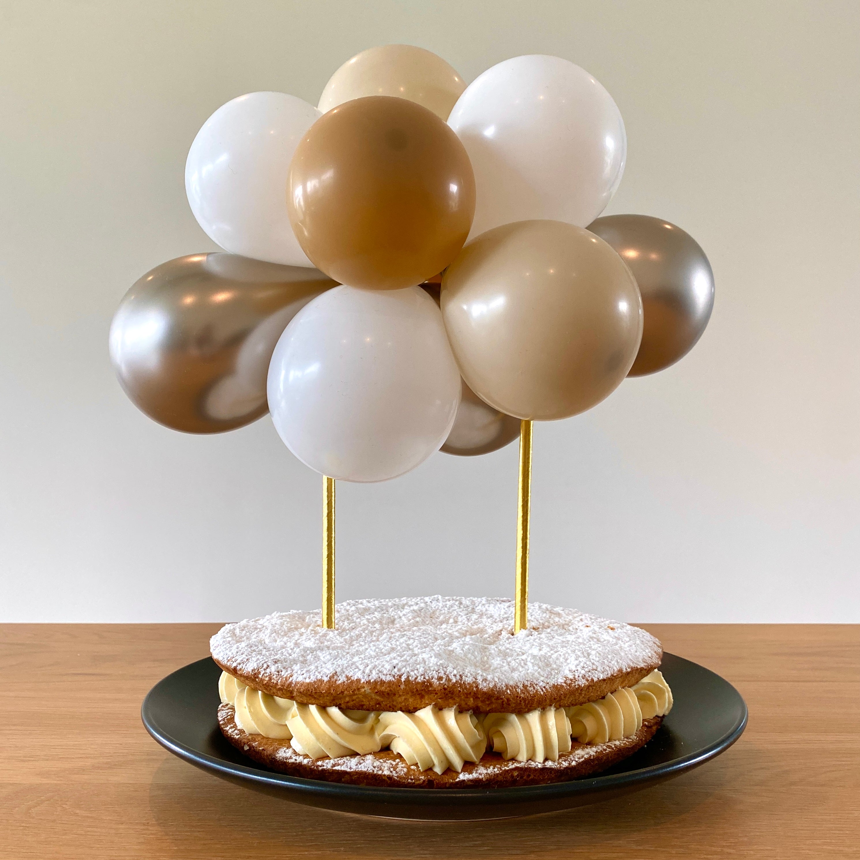 Ballonslinger mini ballonnen feest deco decoratie nude champagne taart cake